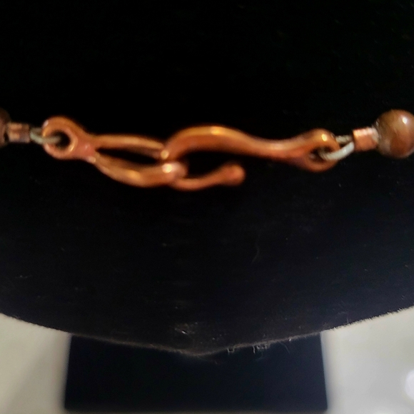 ✨ Boho Chic Copper Colored Brown Beaded Feather Necklace ✨ - Picture 3 of 3